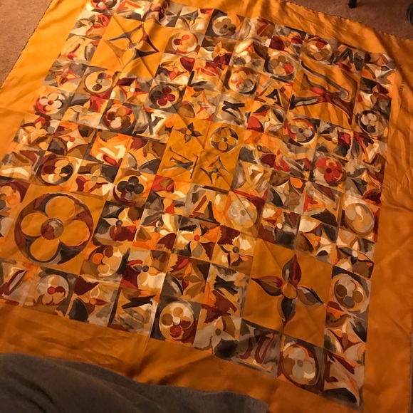 Louis Vuitton Silk Square Scarf - Picture 3 of 3